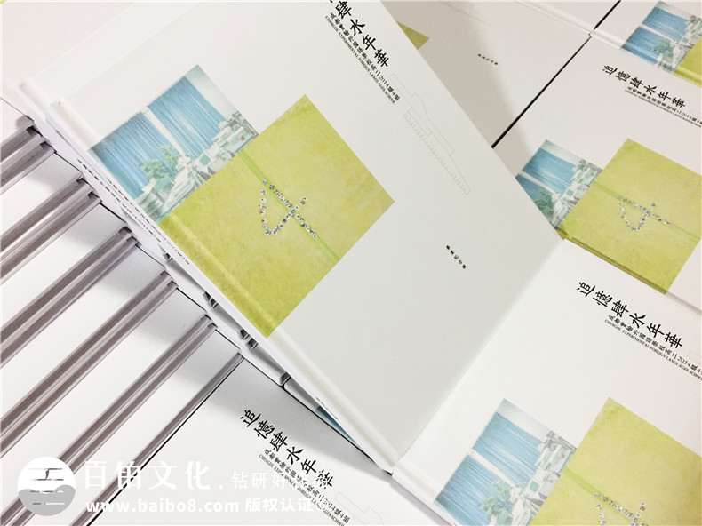 查閱我們的畢業(yè)紀(jì)念冊(cè) 設(shè)計(jì)的是一段青春回憶也感謝優(yōu)秀的你們！