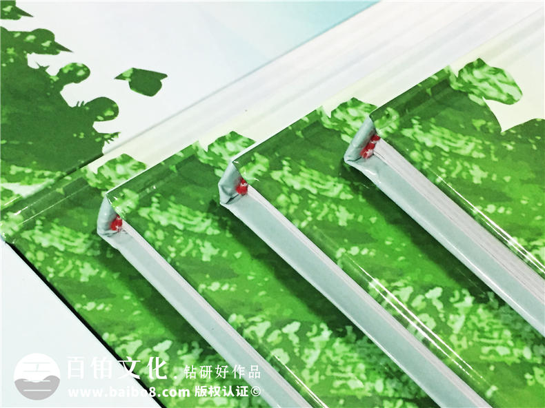 紀(jì)念某人某事的紀(jì)念冊(cè)設(shè)計(jì)方法探索 紀(jì)念冊(cè)平面設(shè)計(jì)的構(gòu)成技巧！
