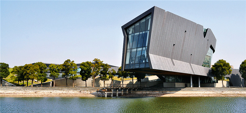 看了這組辦公園區(qū)導(dǎo)視系統(tǒng)設(shè)計(jì) 原來(lái)國(guó)內(nèi)大佬公司不止企業(yè)做得牛!