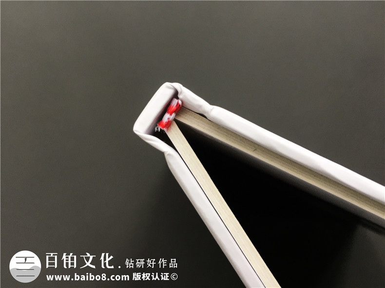 印刷硬質(zhì)光盤(pán)盒子的經(jīng)典外包裝樣式-對(duì)裱dvd碟盒制作(可多個(gè)光盤(pán))