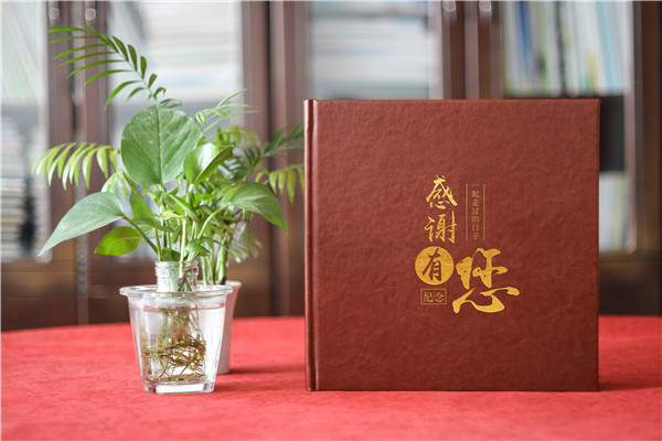 珍貴見證，榮耀升遷-領(lǐng)導(dǎo)升遷紀(jì)念冊珍藏定制