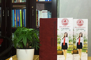 學(xué)生畢業(yè)紀(jì)念冊(cè)制作 定格校園記憶紀(jì)念同學(xué)友誼！